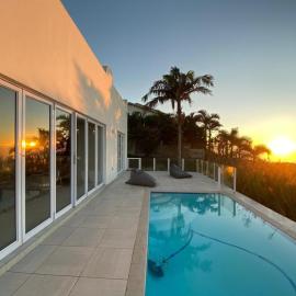 The Villa At Nakai, hotel u gradu Trafalgar