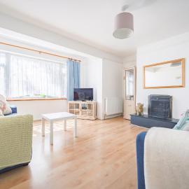 Cambridge North 3 Bedroom Family Home, Spacious Garden, BBQ & Parking