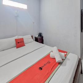 RedDoorz Syariah at Hotel Adi Sederhana near Stasiun Jatibarang, hotel a Sleman