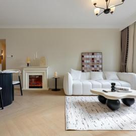 EHUB - Wukang Building 3Bedroom Apt in Bustling Commercial area, 10m away from subway