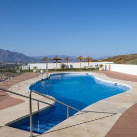 Luxury apartment - Sea, Mountain, Golf - La Duquesa Manilva, hotel in Manilva