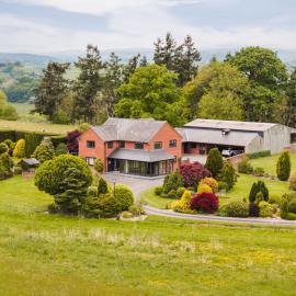 Ty Cefn by Birch Stays Extra night free