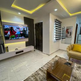 Cozy Court Apartment, hotel di Ifako
