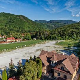 Hegyi Panzió, hotel a Szilvásvárad