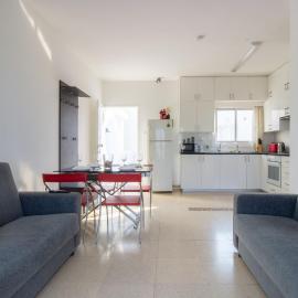 Sea View Stay 200m to Beach, hotel a Voroklini
