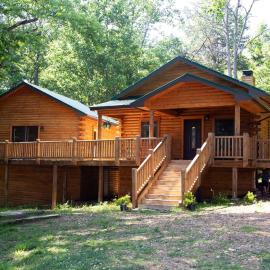 Modern Cabin on wooded 20 acres with scenic view in Nancy, KY, hotel en Nancy