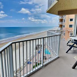 Shores Club 807