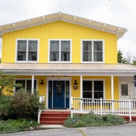 1878 RiverRun - Self-Serve Breakfast, Self Check-in, WiFi, Trail and River access-No Staff On-Site