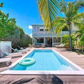 Villa Key West, Elegant Townhouse with Private Pool Orient Bay, Hotel in Orient Bay