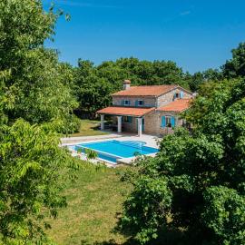 Pićanci in Bibići (Haus für 4-5 Personen), hotel in Svetvinčenat