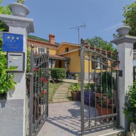 Jolanda in Plomin - Haus für 4-6 Personen, hotel di Plomin