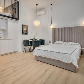 Main Square Modern Luxury Apartment