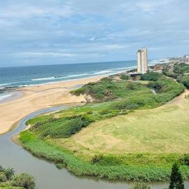 Shangri La Holiday Apartment 803, hotel in Kingsburgh