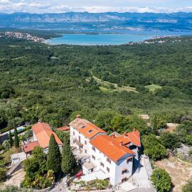 Lorenzo in Klanice - Kvarner Region, hotell i Dobrinj