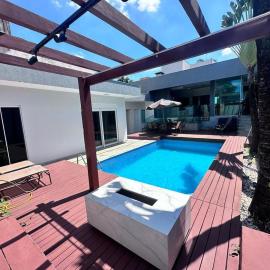 Casa de alto padrão em Maringá Zona 4، فندق في مارينجا