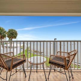 Palm Court a Bayview 2 Bed Suite & Heated Pool, hotel i Tampa