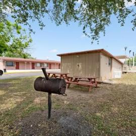 Hotel Beeville -US 181، فندق في Beeville