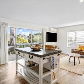 Maraetai Beach house, hotel in Maraetai