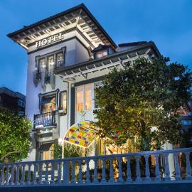 Hotel Boutique Las Brisas، فندق في سانتاندير
