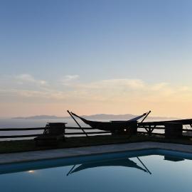 Tinos Sky View Villa, hotel en Arnados