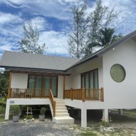 Chaloklum Canal Villa, отель в городе Чалоклам