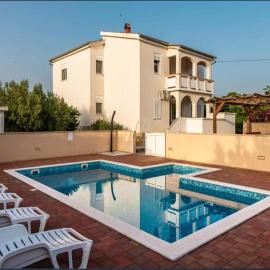 Villa in Vrsi with Pool near Sandy Beach