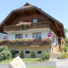 Pension Neuhof, hotel in Ossiach