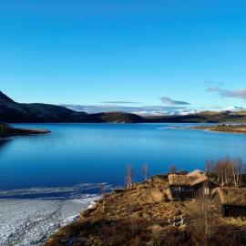 Fiskebu at Flaksjøen – hotel w mieście Venabygd