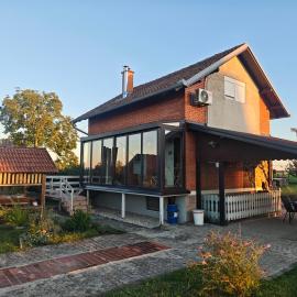 Kuća za odmor Bella, hotel in Sotin