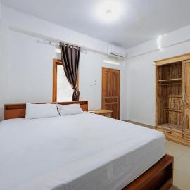 Viesnīca Soka Asri Guest House near Bali Zoo RedPartner pilsētā Darmasaba