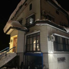 E KI house ski school