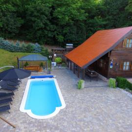 Villa Kontesa - Slow leaving retreat at quiet privacy near forest, hotel in Veliko Trgovišće