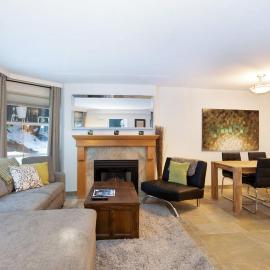 Woodrun Lodge 216 | Renovated Ski-In Ski-Out Condo w/ Free Parking, Pool, Hot Tub, & Gym