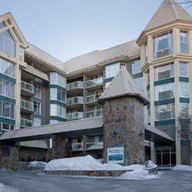 Woodrun Lodge 216 | Renovated Ski-In Ski-Out Condo w/ Free Parking, Pool, Hot Tub, & Gym