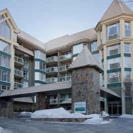 Woodrun Lodge 302 | Large Condo w/ Shared Heated Pool & Large Hot Tub