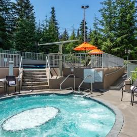 Woodrun Lodge 302 | Large Condo w/ Shared Heated Pool & Large Hot Tub