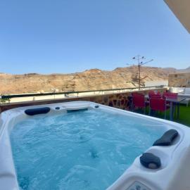Valley view holidays, hotel em Mogán