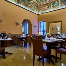 Albergo Trattoria Il Leone、Pomponescoのホテル