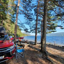 Mitsubishi med telt og camping utstyr, hotel di Sandnes