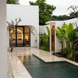 Villa Amerta Stynn - Stylish 2BR Tropical Retreat Villa near Kelating Beach, hotel sa Krambitan