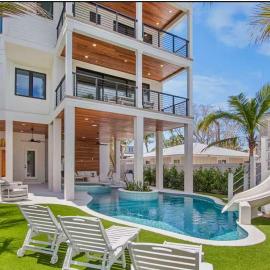 Between the Waves - Siesta Key Luxury Home, hotel in Siesta Key