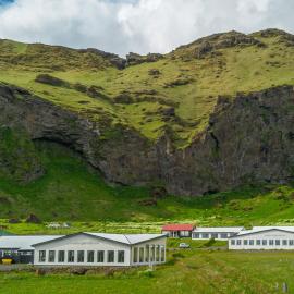 Drangshlid Hotel by Tröll: Skogar şehrinde bir otel