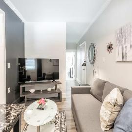Boutique 2BR Apartment on James St North Sleeps 6