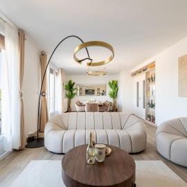 Luxurious 3 Bedrooms Sauna Jacuzzi, hotel Tinqueux-ben