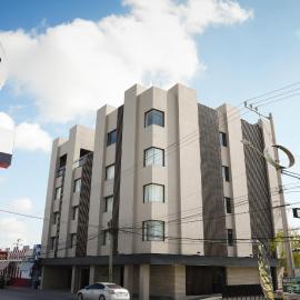 Trefa Suites, hotel u gradu Rejnosa