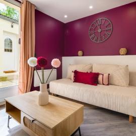 Siloé - Balnéo - Stationnement gratuit dans la rue- Gare 10 min à pied, hotel di Troyes
