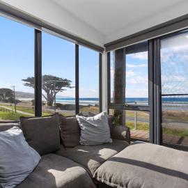 Blue Sea - Beachfront Escape