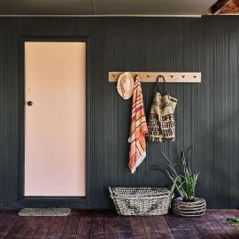 THE LOBSTERPOT BEACH HOUSE - views and walking distance to shops
