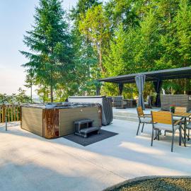“Mtn Views & Hot Tub: Umpqua Valley Villa!”, hotell sihtkohas Roseburg