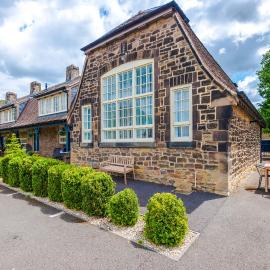 The Old Schoolhouse - Peak District, near Bakewell & Chatsworth